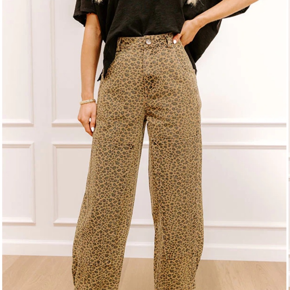 Impressions Midrise Leopard Barrel Jean